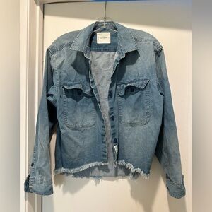 Lucky Brand Light Blue Denim Jacket Size Medium w Frayed Raw Edge Hem Shacket M